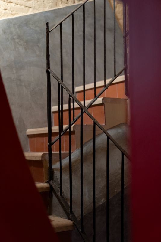 
             Escales interiors de la finca rehabilitada d’habitatge públic del carrer de l...
             Autor: Martí Petit
             Mostra els detalls de la imatge Escales interiors de la finca rehabilitada d’habitatge públic del carrer de l...
             