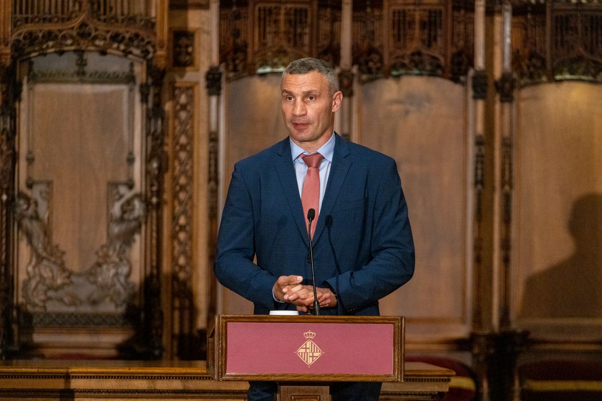
             Intervenció de Vitaly Klitschnko, alcalde de Kiev, al Saló de Cent
             Autor: Edu Bayer
             Mostra els detalls de la imatge Intervenció de Vitaly Klitschnko, alcalde de Kiev, al Saló de Cent
             