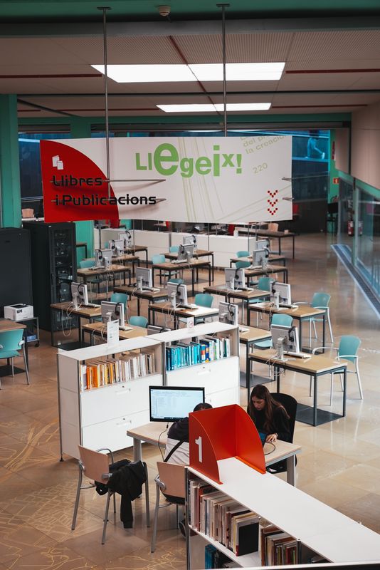 
             Biblioteca de les instal·lacions del Projecte de Vida Professional a Barcelon...
             Autor: Josbel A. Tinoco
             Mostra els detalls de la imatge Biblioteca de les instal·lacions del Projecte de Vida Professional a Barcelon...
             