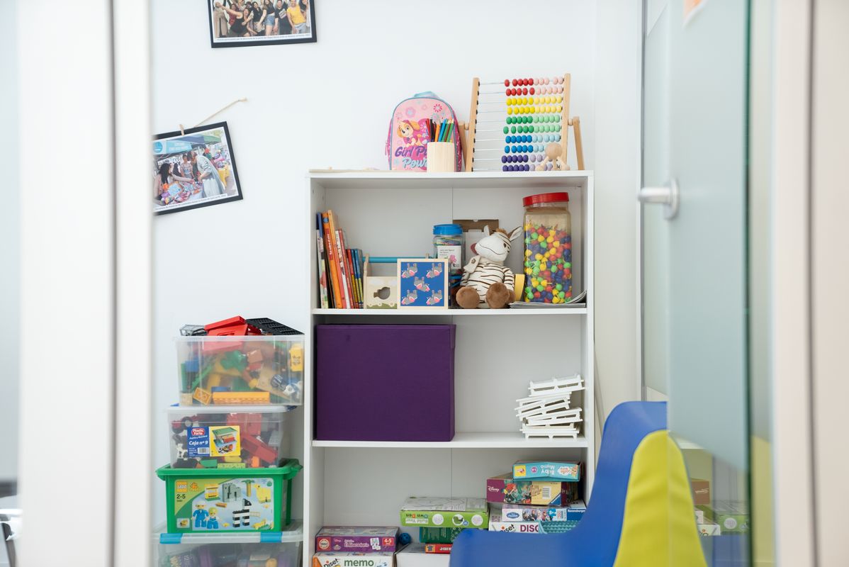 
             Prestatgeria de joguines en el Servei d’Inserció Socioeducativa de Gràcia
             Autor: Martí Petit
             Mostra els detalls de la imatge Prestatgeria de joguines en el Servei d’Inserció Socioeducativa de Gràcia
             