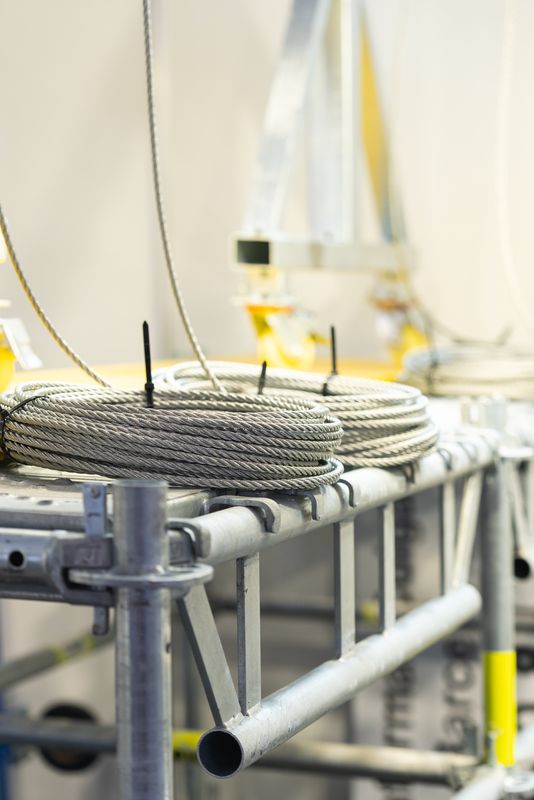 <div class='imageHoverDetail'>
             <p class='imageHoverTitle twoLineBreak'>Estand de Construmat on es mostren unes estructures metàl·liques i uns cables...</p>
             <p class='imageHoverAutor oneLineBreak'>Autor: Albert Mitjavila</p>
             <button class='imageHoverBtn'>Mostra els detalls de la imatge <span class='sr-only'>Estand de Construmat on es mostren unes estructures metàl·liques i uns cables...</span></button>
             </div>