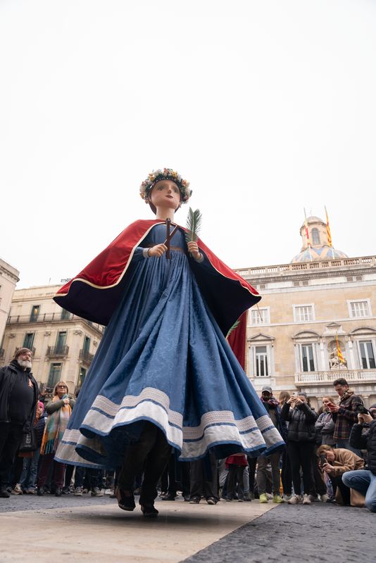 
             Baile de la gigantona Laia en la lectura del Pregón de los Niños y Niñas en l...
             Autor: Martí Petit
             Ver los detalles de la imagen Baile de la gigantona Laia en la lectura del Pregón de los Niños y Niñas en l...
             