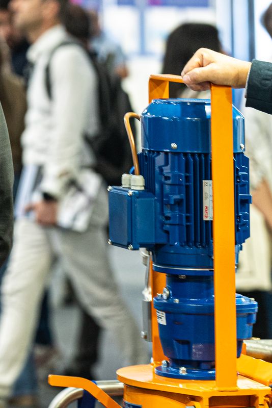 
             Estand de Construmat con una máquina.
             Autor: Albert Mitjavila
             Ver los detalles de la imagen Estand de Construmat con una máquina.
             