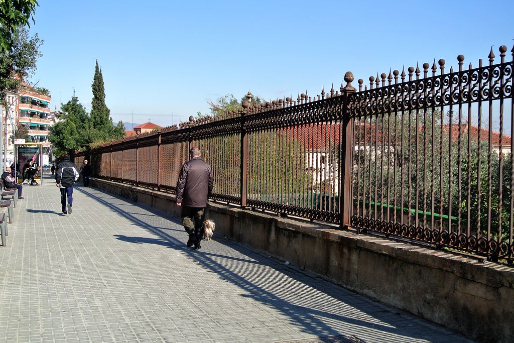 Jardins del Doctor Pla i Armengol. Reixa perimetral