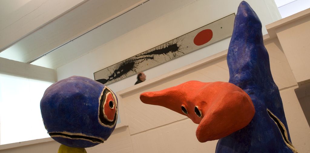 Sales de la Fundació Joan Miró amb obres de l'exposició permanent