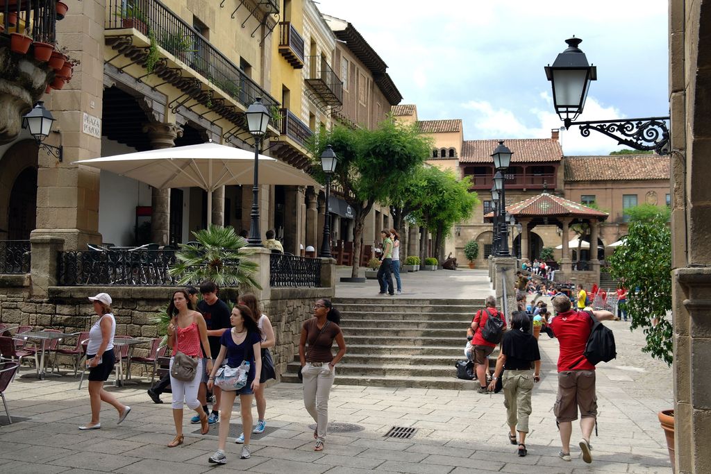 Poble Espanyol. Escales