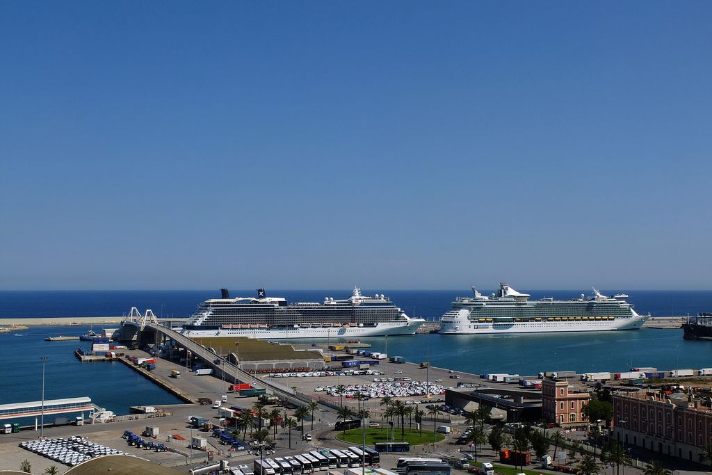 Grans creuers atracats al Port de Barcelona