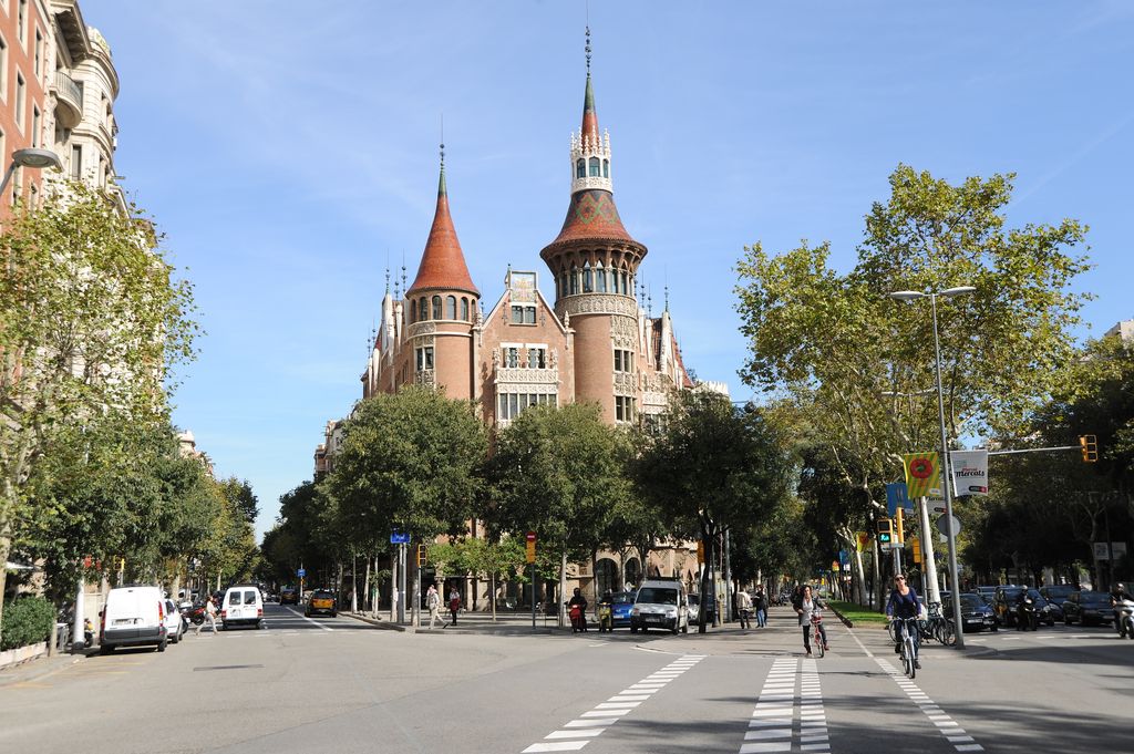 Casa Terrades - Casa de les Punxes vista des de la Diagonal