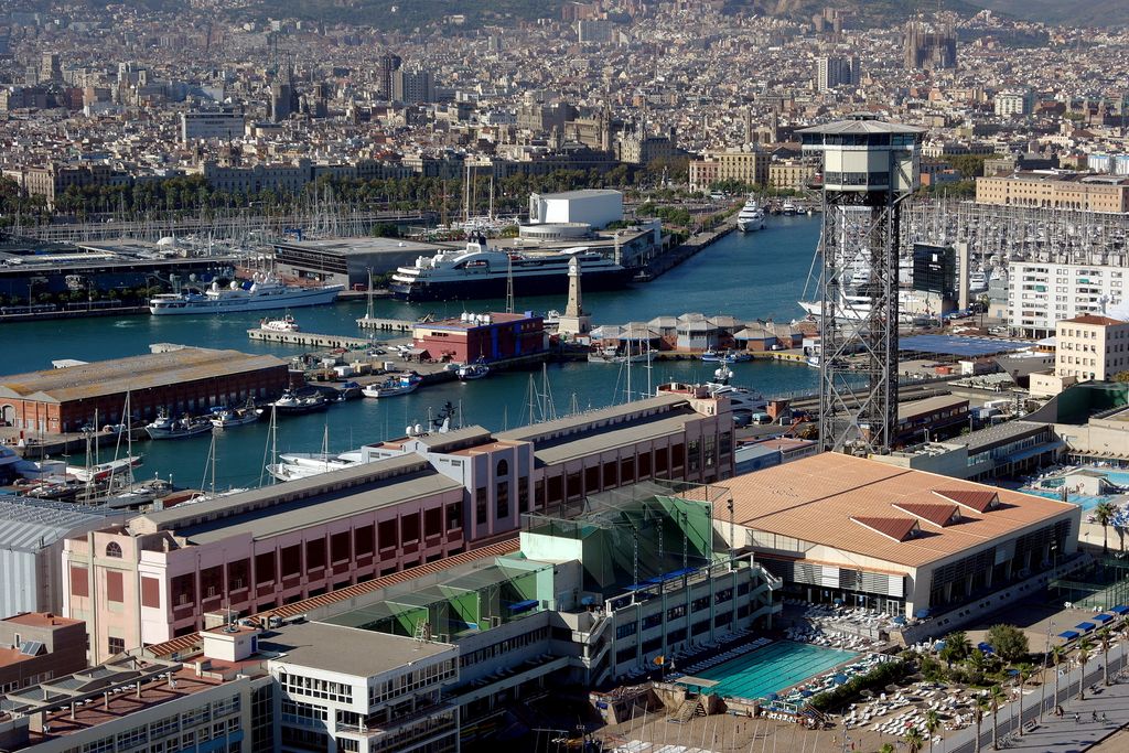 Port Vell i Torre de Sant Sebastià