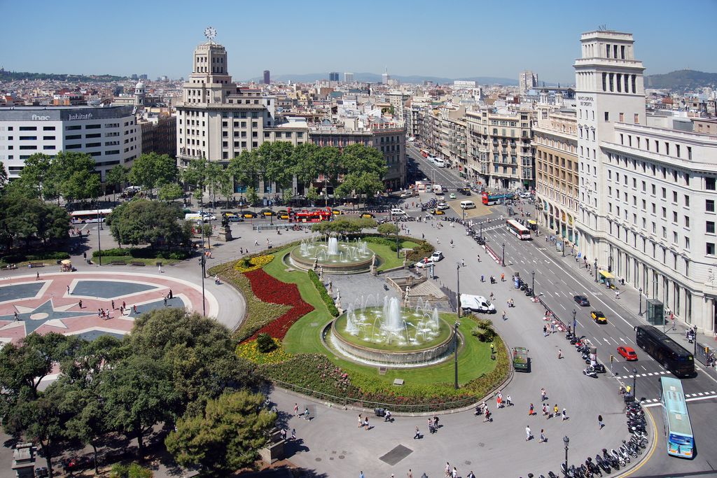 Plaça de Catalunya. Fonts bessones