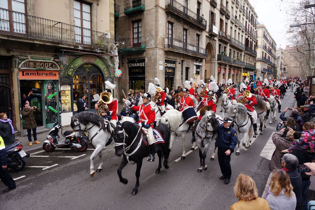 Festa Major de Sant Antoni. Tres Tombs. Unitat muntada de la Guàrdia Urbana