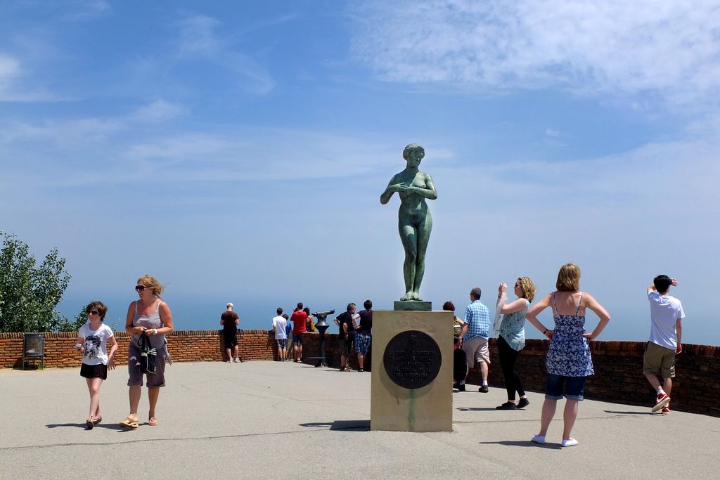 Castell de Montjuïc. Monument dedicat a Gaspar de Portolà