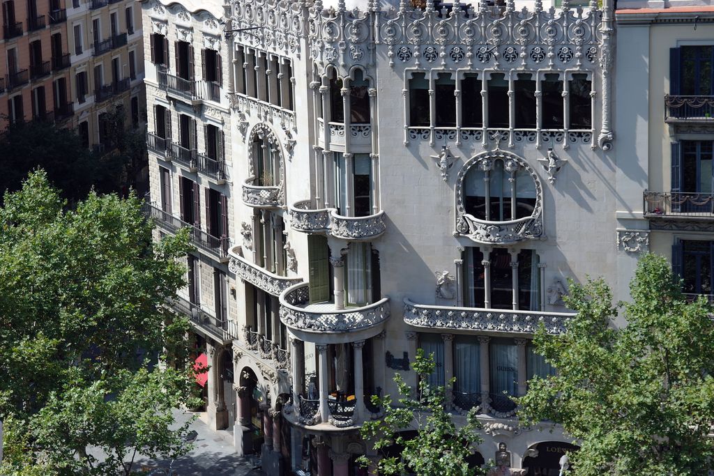 Casa Lleó Morera. Detall de la cantonada