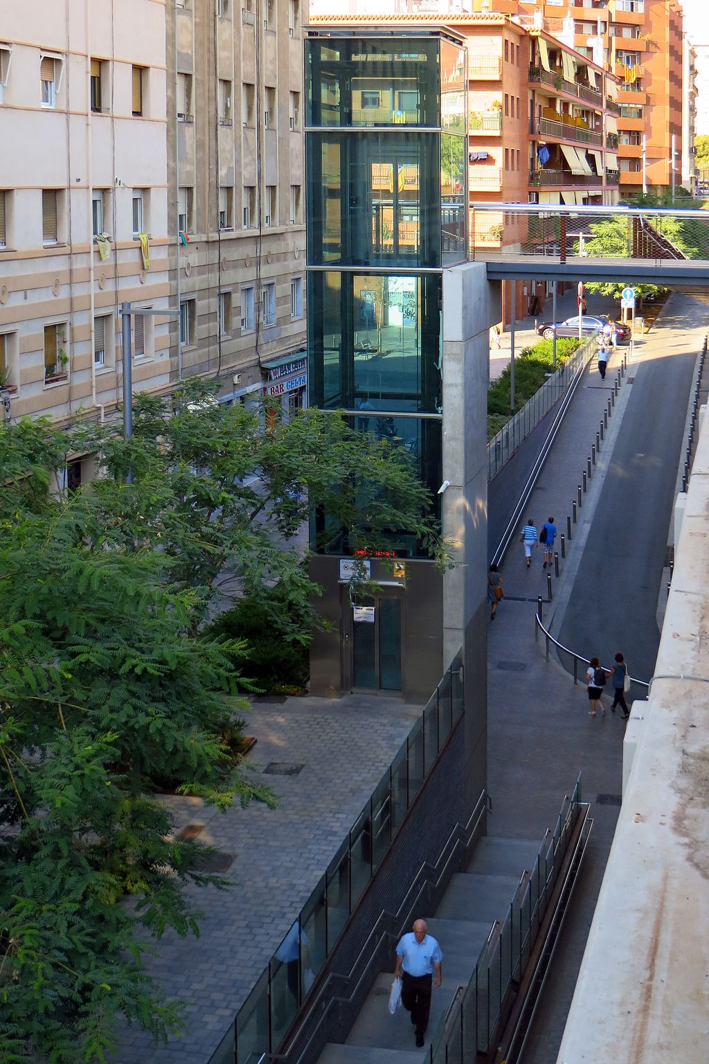 Jardins de la Rambla de Sants. Ascensor