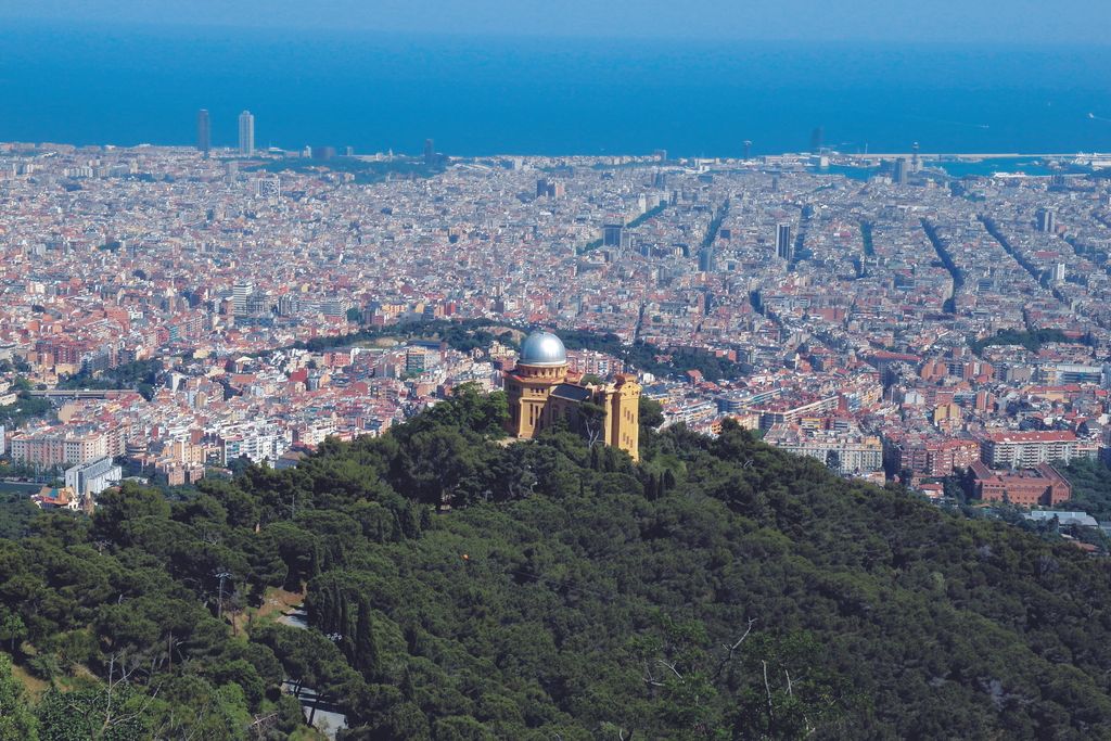 Observatori Fabra i vista de Barcelona