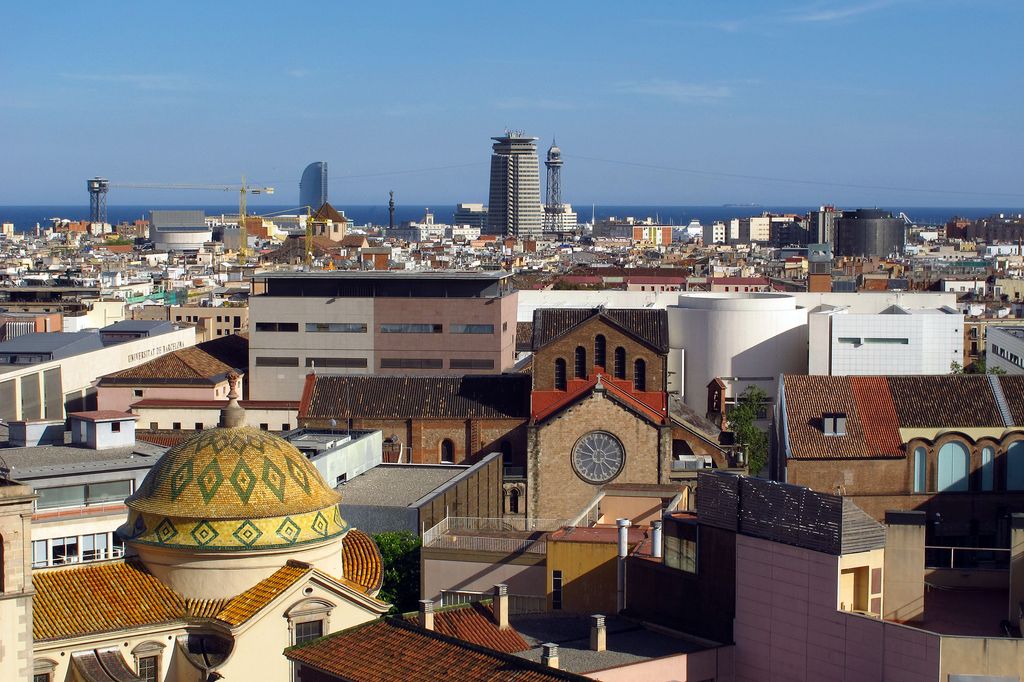 Vista parcial de Ciutat Vella del Raval al litoral