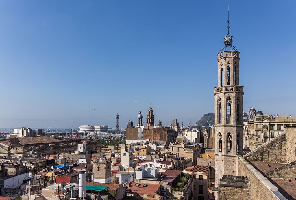 Campanar de l'església de Santa Maria del Mar i vistes de Barcelona