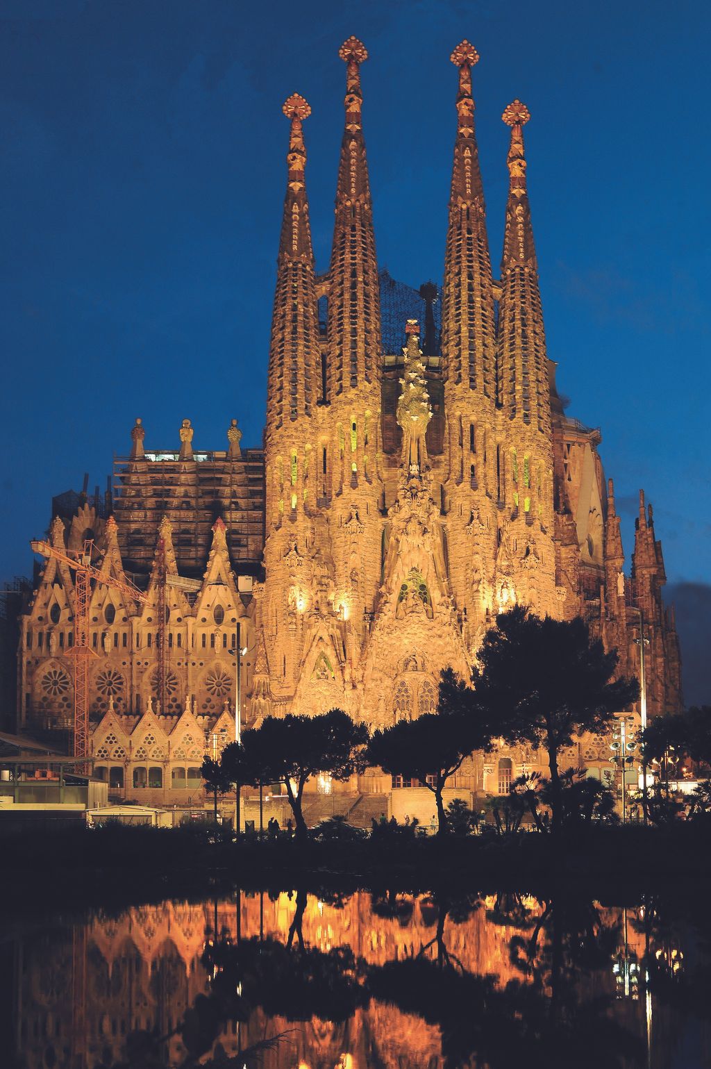 Templo de la de Sagrada Familia. Vista general con iluminación