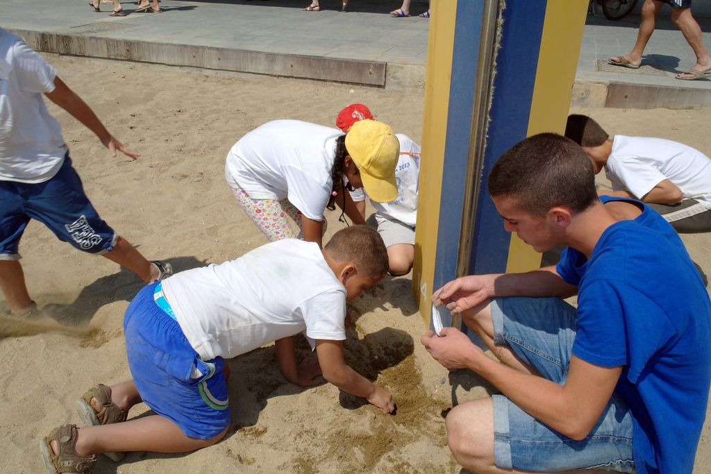 Espai d'Educació Ambiental El Centre de la Platja. Nens al casal d'estiu