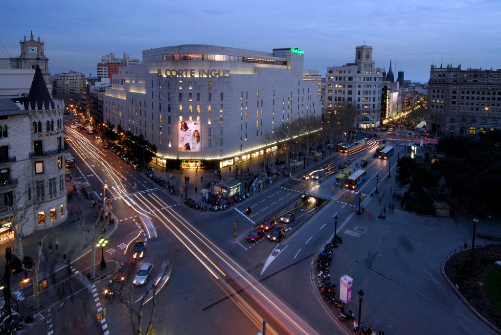 Plaça de Catalunya cruïlla amb ronda de Sant Pere