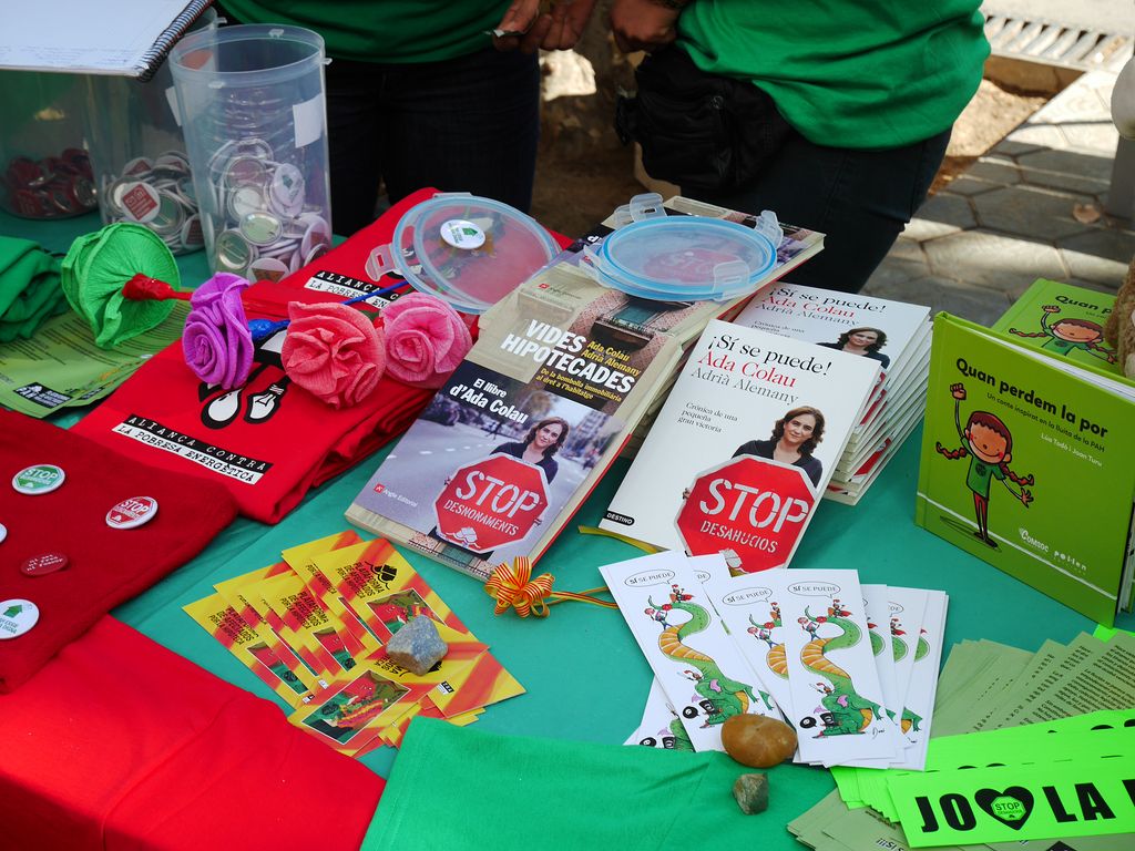 Diada de Sant Jordi 2014. Parada de la Plataforma d'Afectats per la Hipoteca