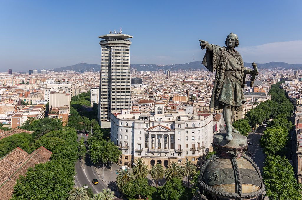 Vista aèria de l'estàtua de Colom