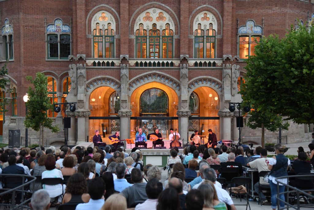 Concert de Músiques del Món a l'Hospital de Sant Pau. Música kurda amb Gani Mirzo acompanyat d’Ibrahim Keivo