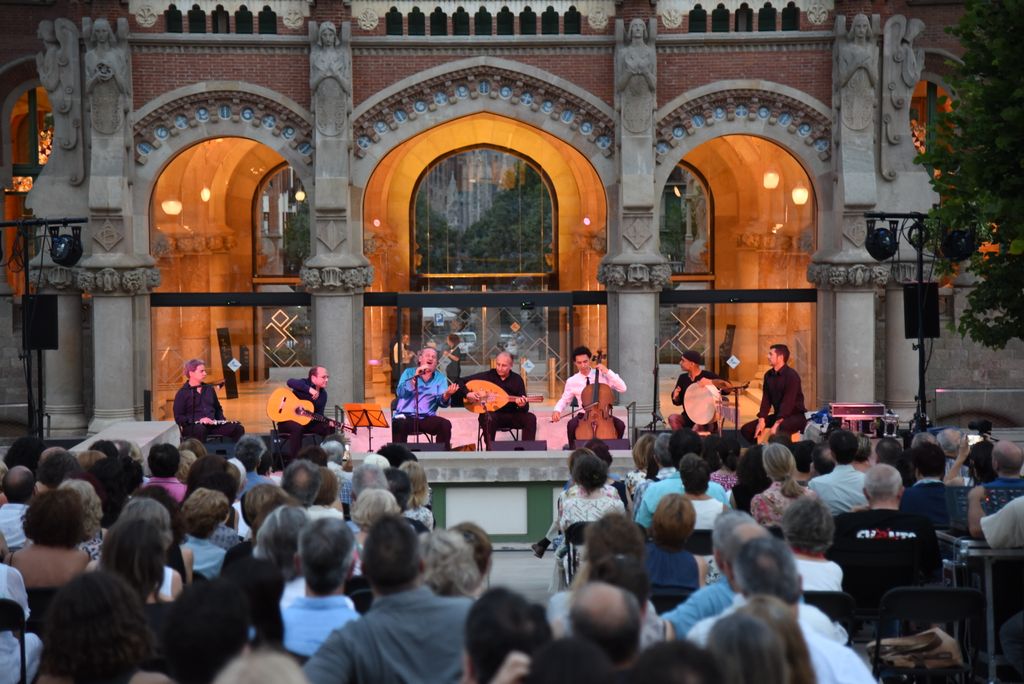 Concert de Músiques del Món a l'Hospital de Sant Pau. Música kurda amb Gani Mirzo acompanyat d’Ibrahim Keivo