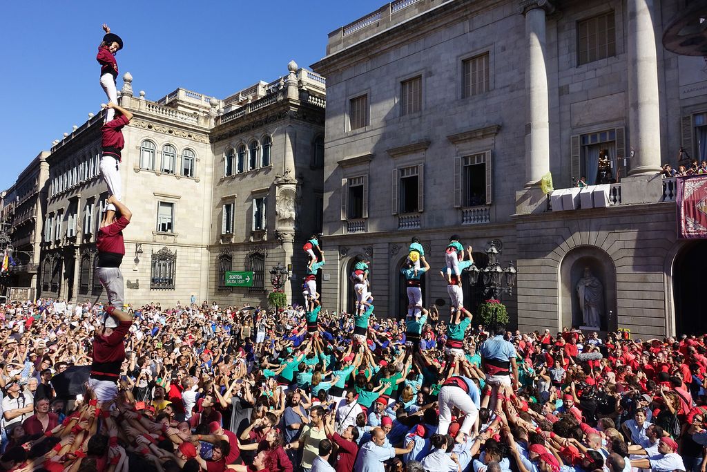 La Mercè 2016. Jornada castellera. Pilars de la Colla Castellera Jove de Barcelona i els Castellers de la Sagrada Família