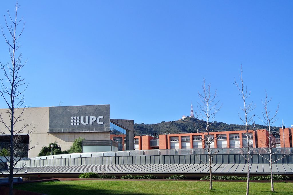 Biblioteca del Rector Gabriel Ferraté i Poliesportiu del Campus Nord de la Universitat Politècnica de Catalunya