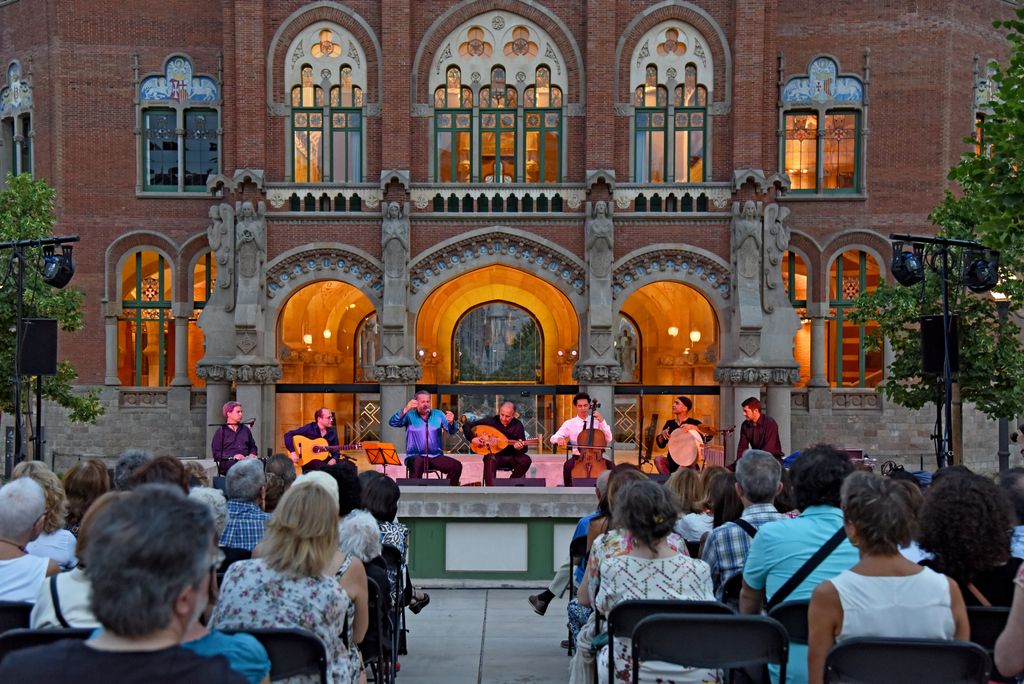 Concert de Músiques del Món a l'Hospital de Sant Pau. Música kurda amb Gani Mirzo acompanyat d’Ibrahim Keivo