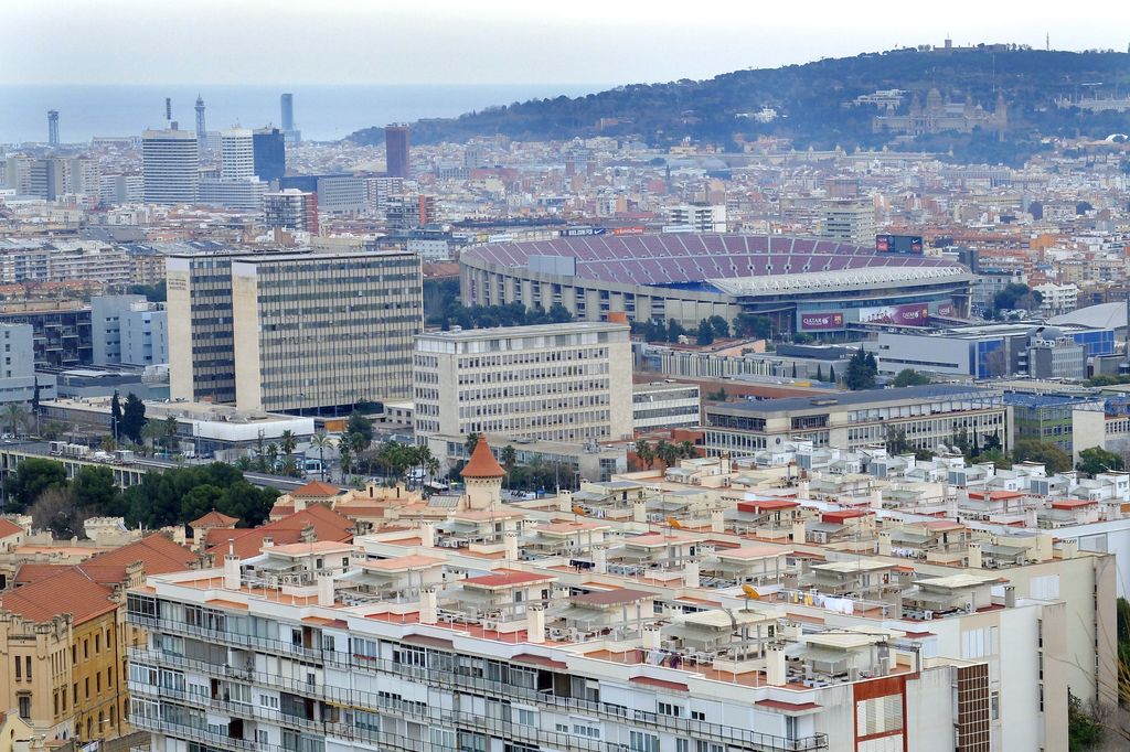 Vistes de Barcelona des de la plaça del Coll de Finestrelles