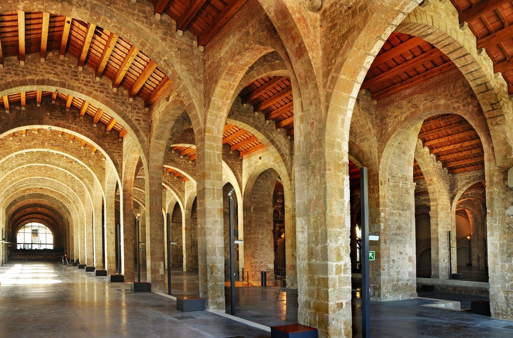 Interior de les Drassanes Reials de Barcelona