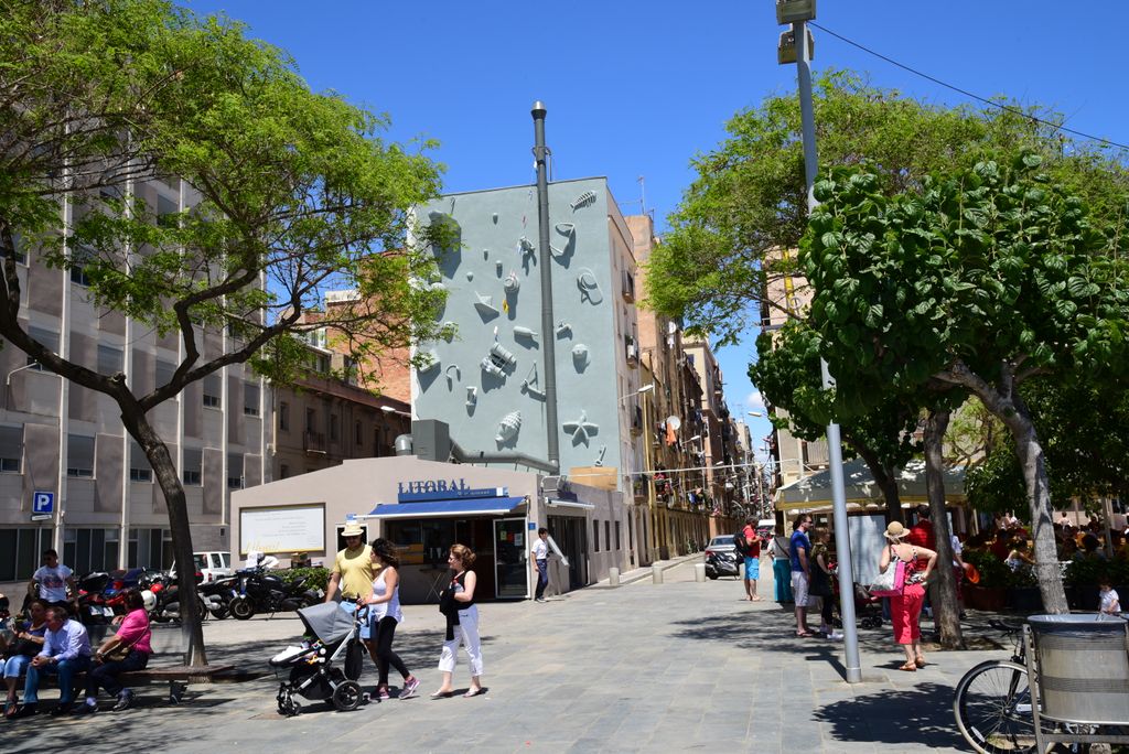 Mitgera dels objectes. Obra idea dels alumnes de Ciutat Vella sobre el conte El principi de la saviesa, de Pere Calders