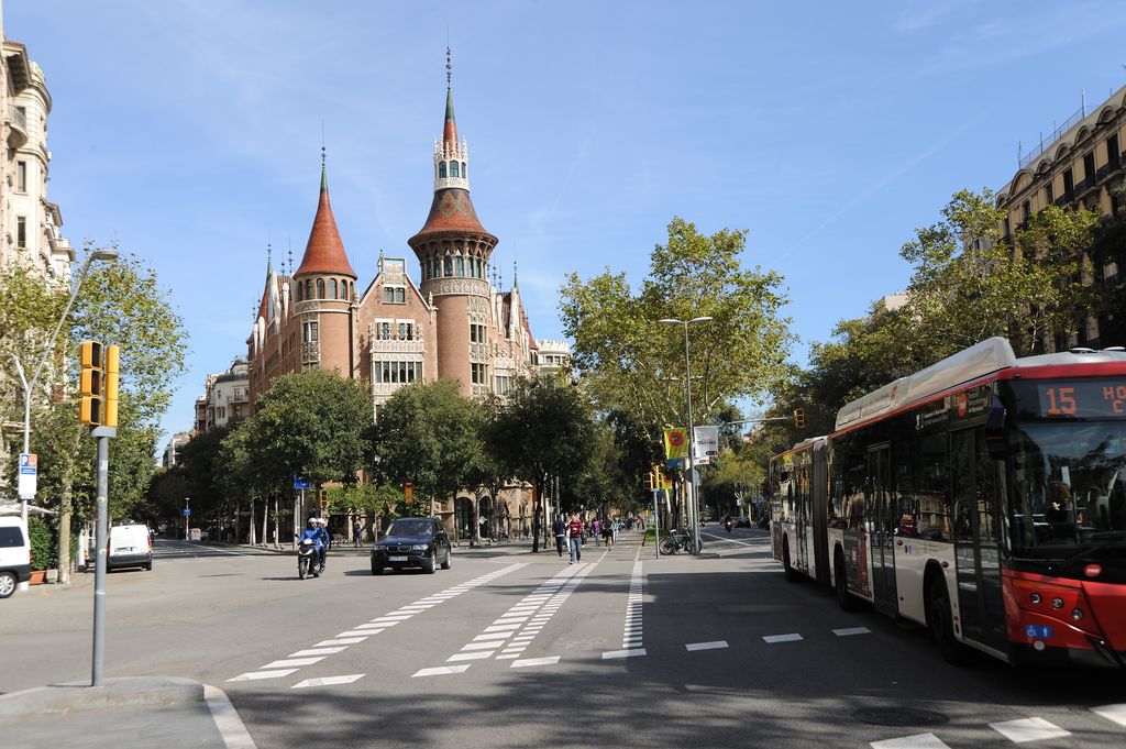 Casa Terrades - Casa de les Punxes vista des de la Diagonal