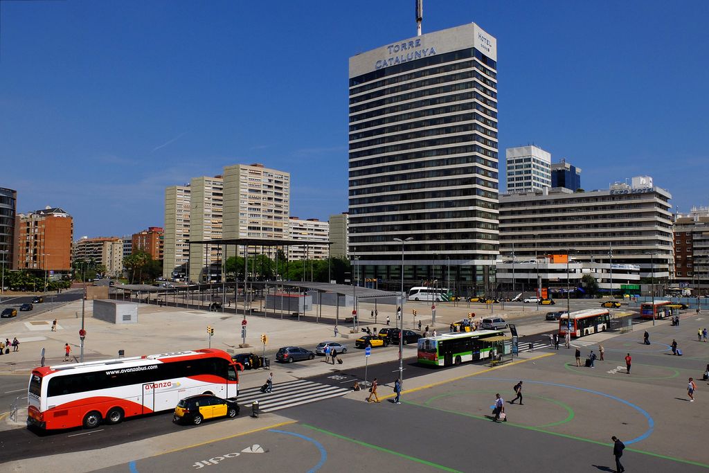 Plaça dels Països Catalans. Torre Catalunya