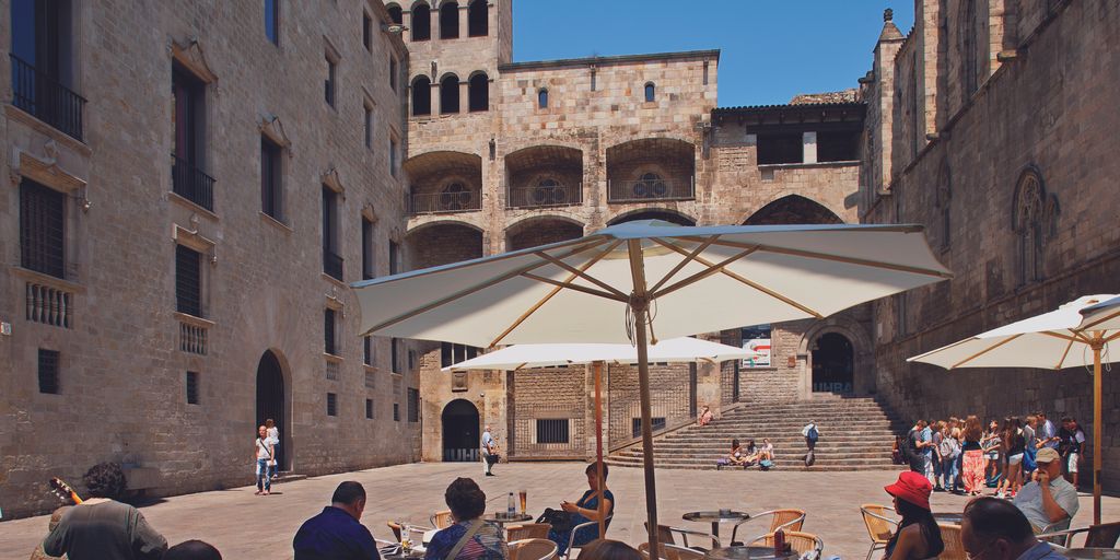 Plaça del Rei. Edificis medievals