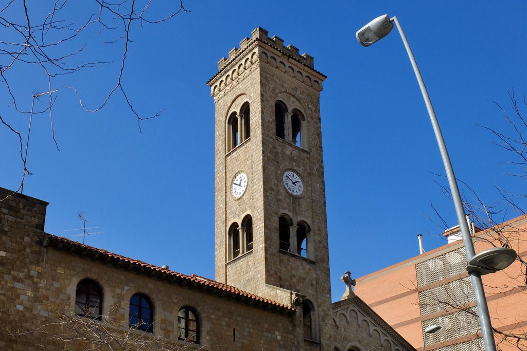 Sant Ramon Nonat. Torre del campanario con el reloj