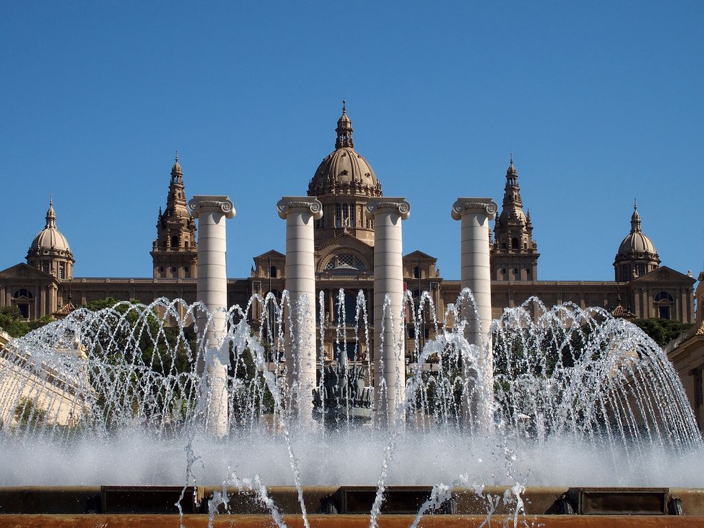 Font Màgica, les Quatre Columnes de Puig i Cadafalch i el Museu Nacional d'Art de Catalunya