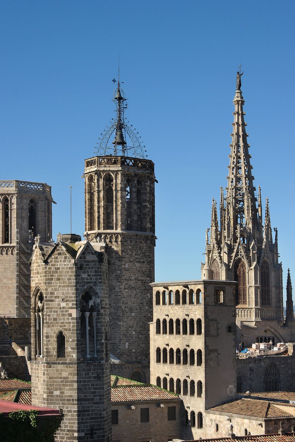 Cimbori i torres de la Catedral de Barcelona,  Torre del Rei Martí i campanar de la capella de Santa Àgata