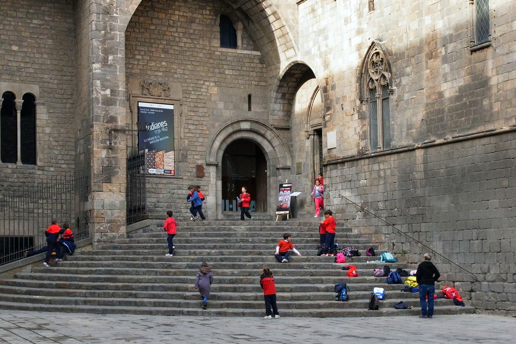 Plaça del Rei. Escales