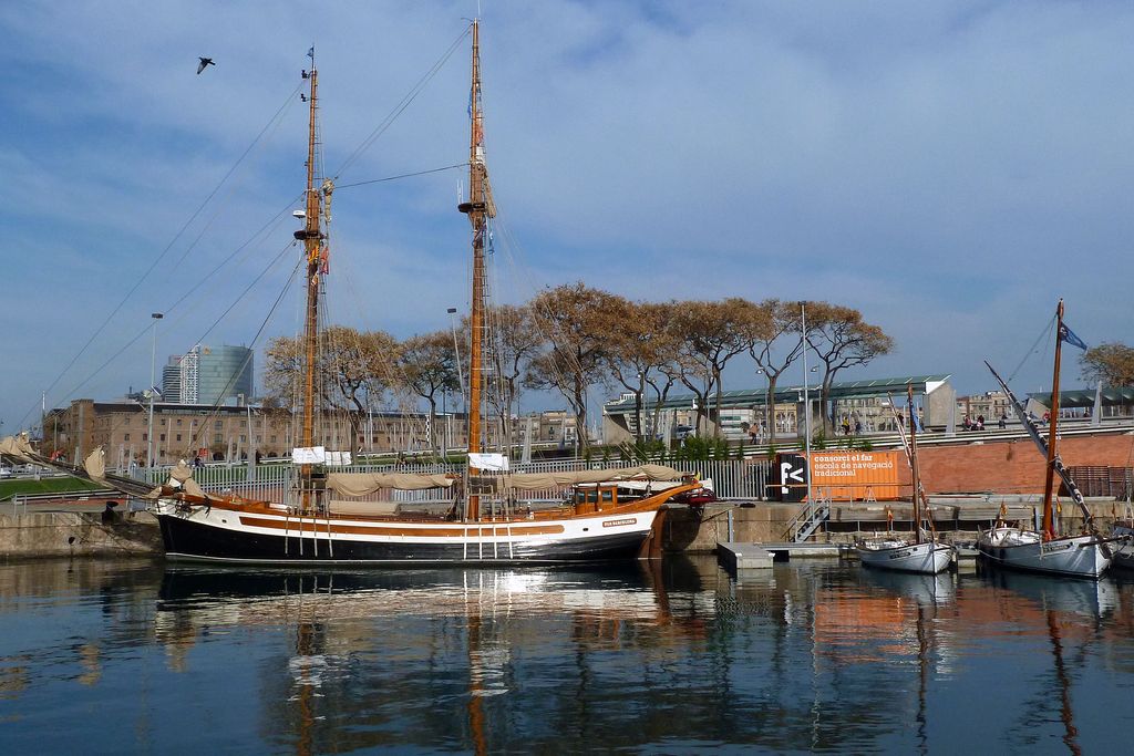 Port Vell. Veler del Far de Barcelona