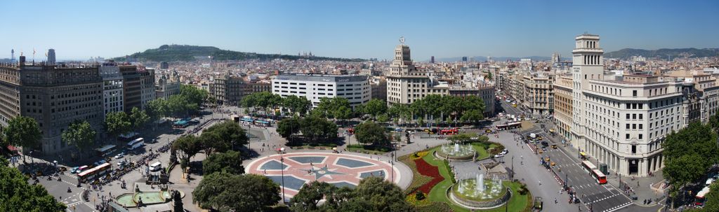 Vista panoràmica de la plaça de Catalunya