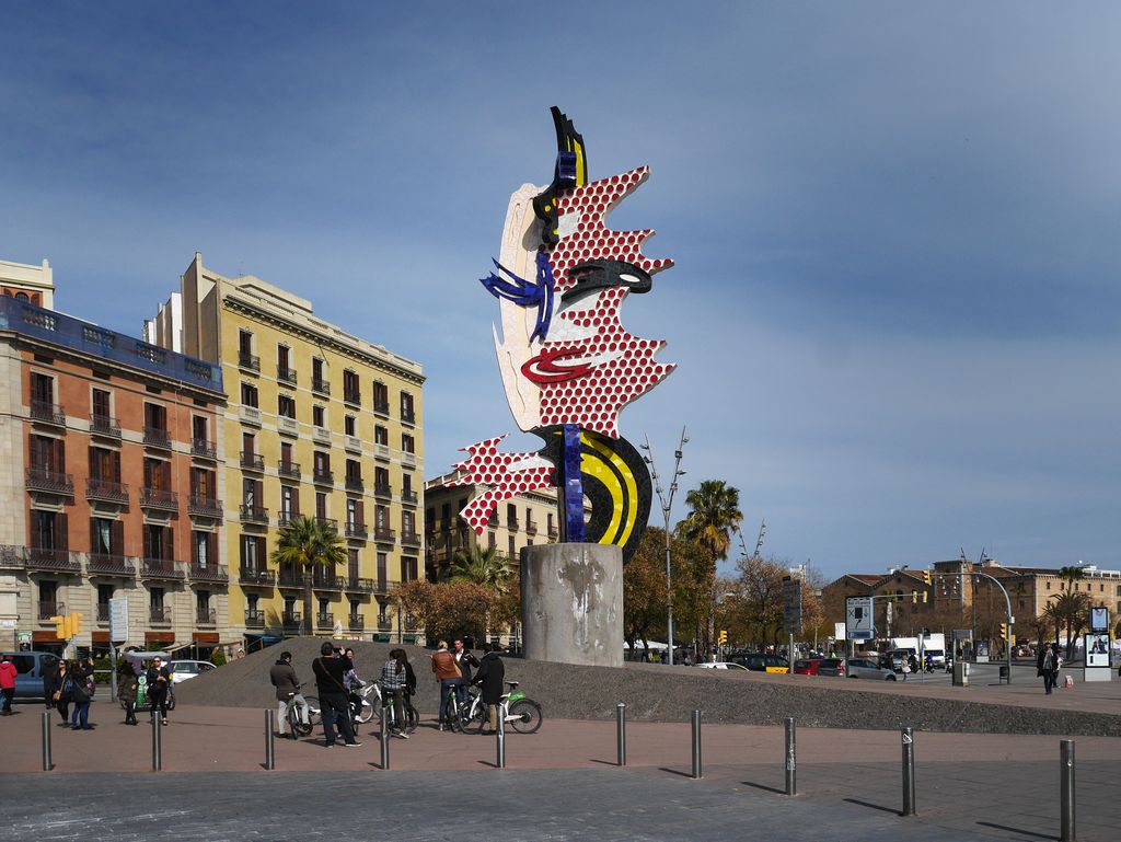 El cap de Barcelona (la cara de Barcelona), de Roy Lichtenstein, en el paseo de Colom