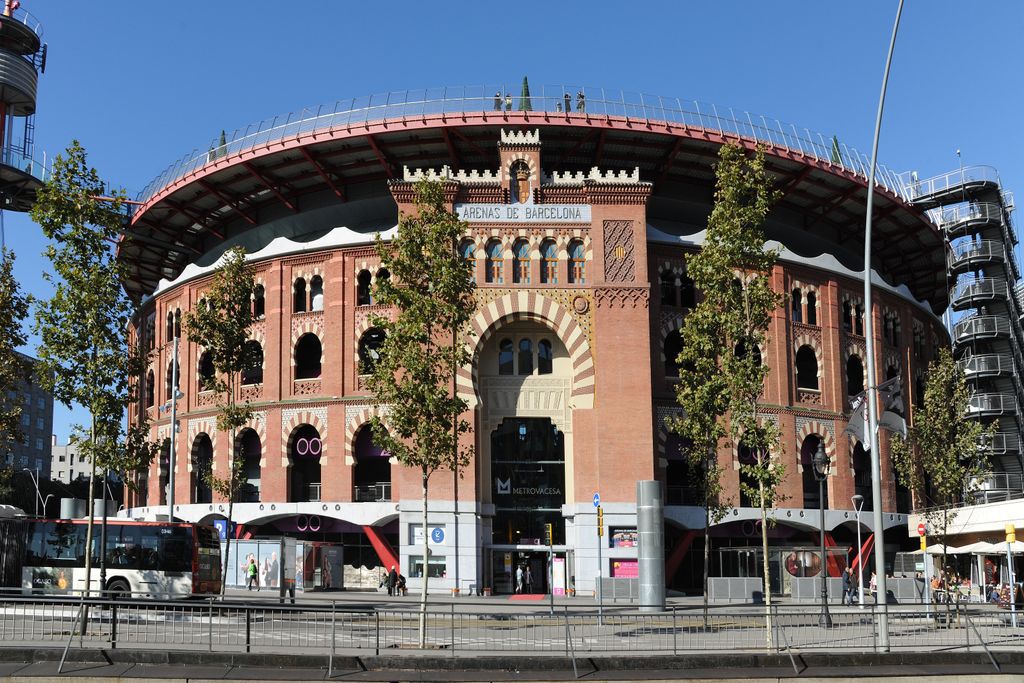 Centre comercial Les Arenes de Barcelona. Façana de la plaça d'Espanya