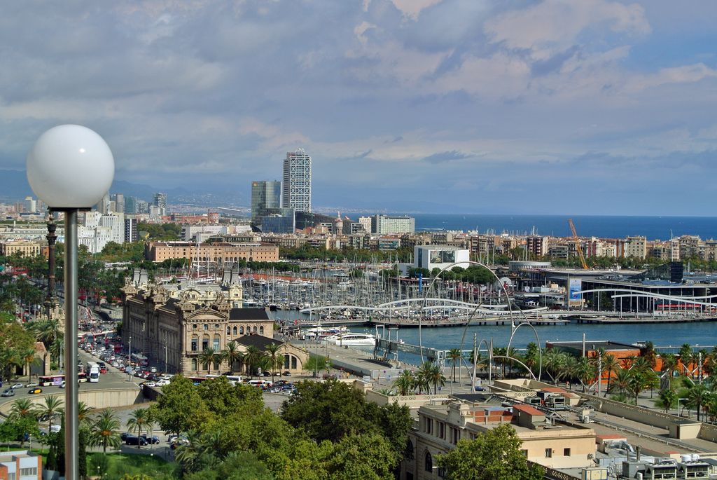 Vista del Port de Barcelona des de la Terrassa Miramar