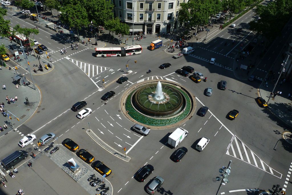 Passeig de Gràcia cruïlla amb gran via de les Corts Catalanes