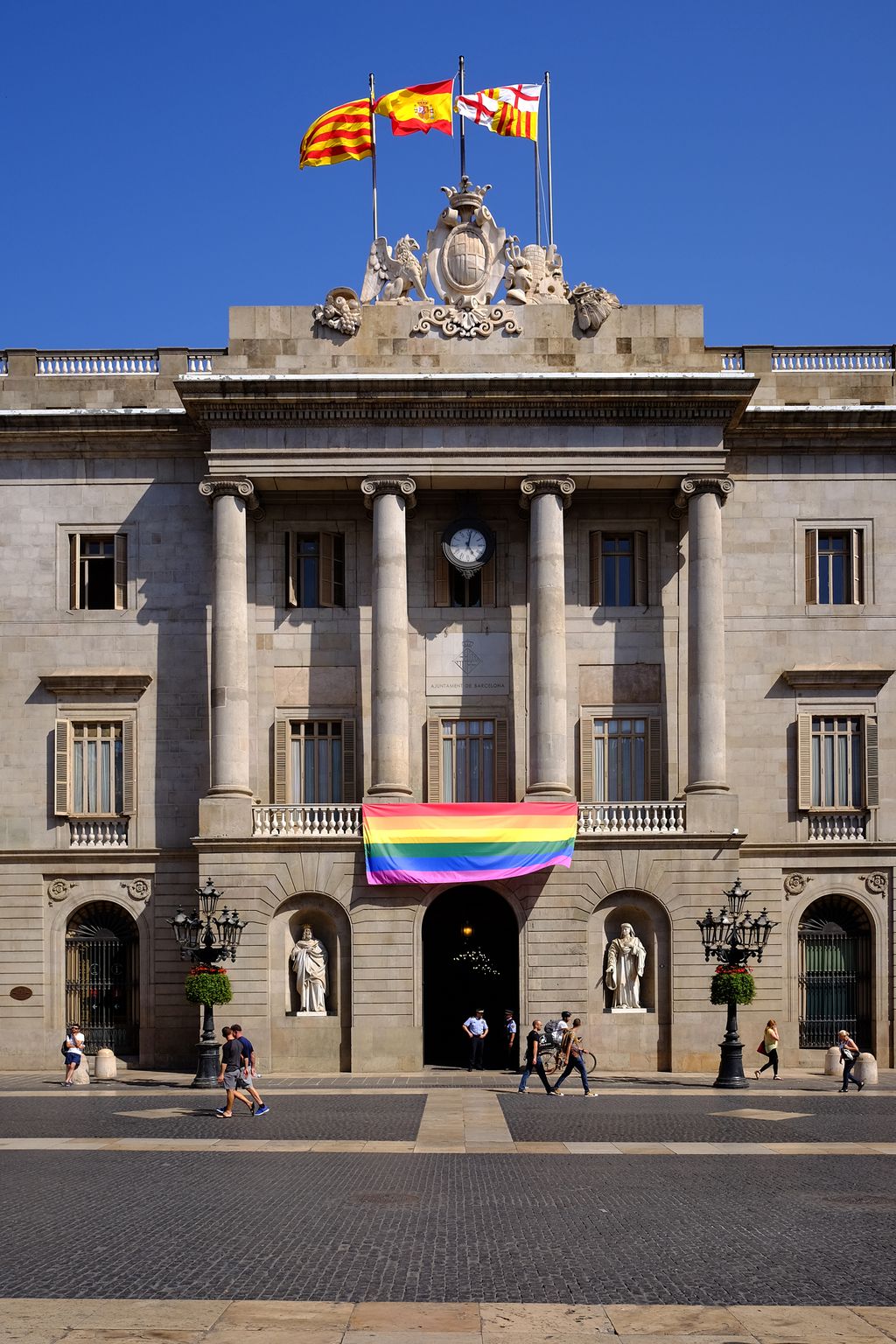 Bandera LGTBI a l'Ajuntament de Barcelona