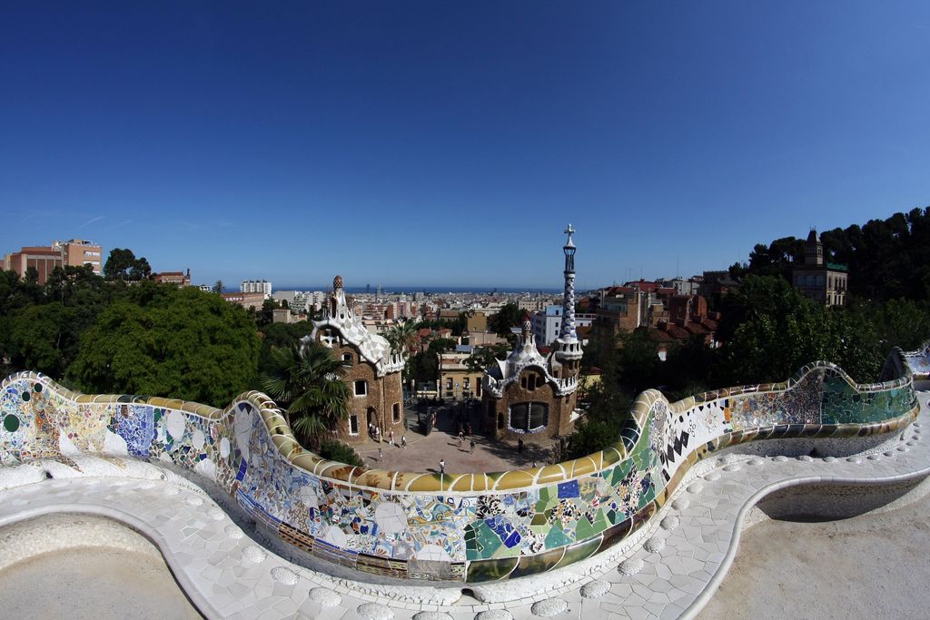 Park Güell. Banc de la plaça de la Natura i pavellons d'accessos