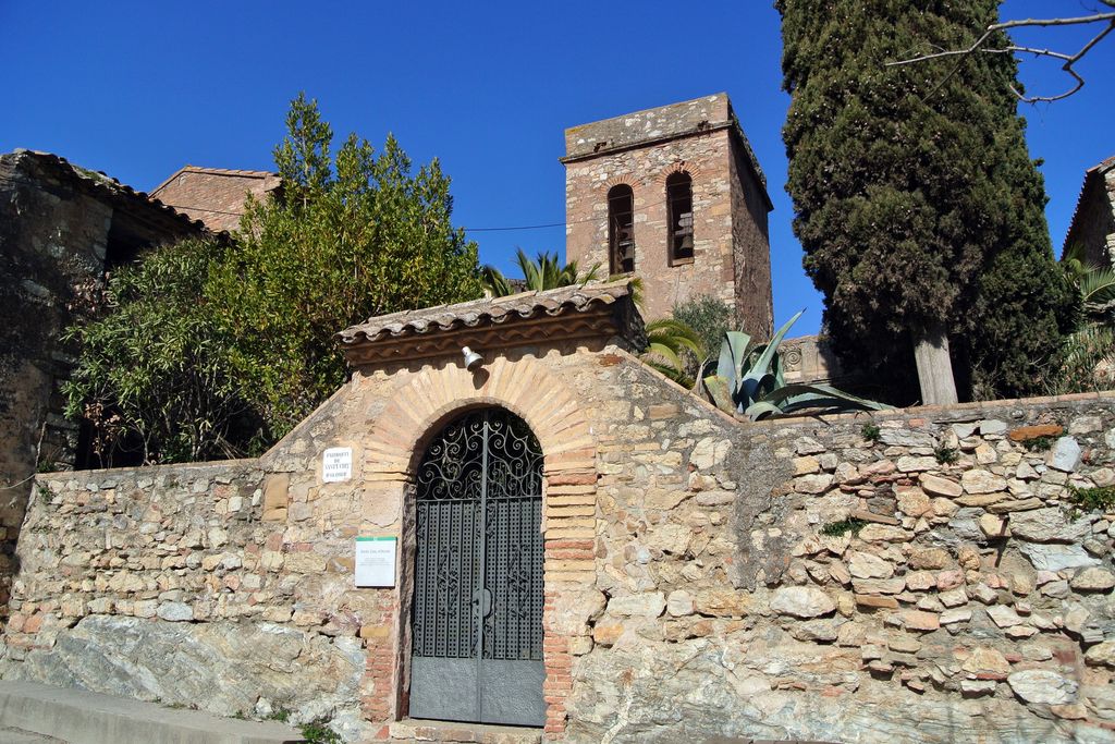 Santa Creu d'Olorda. Porta d'entrada